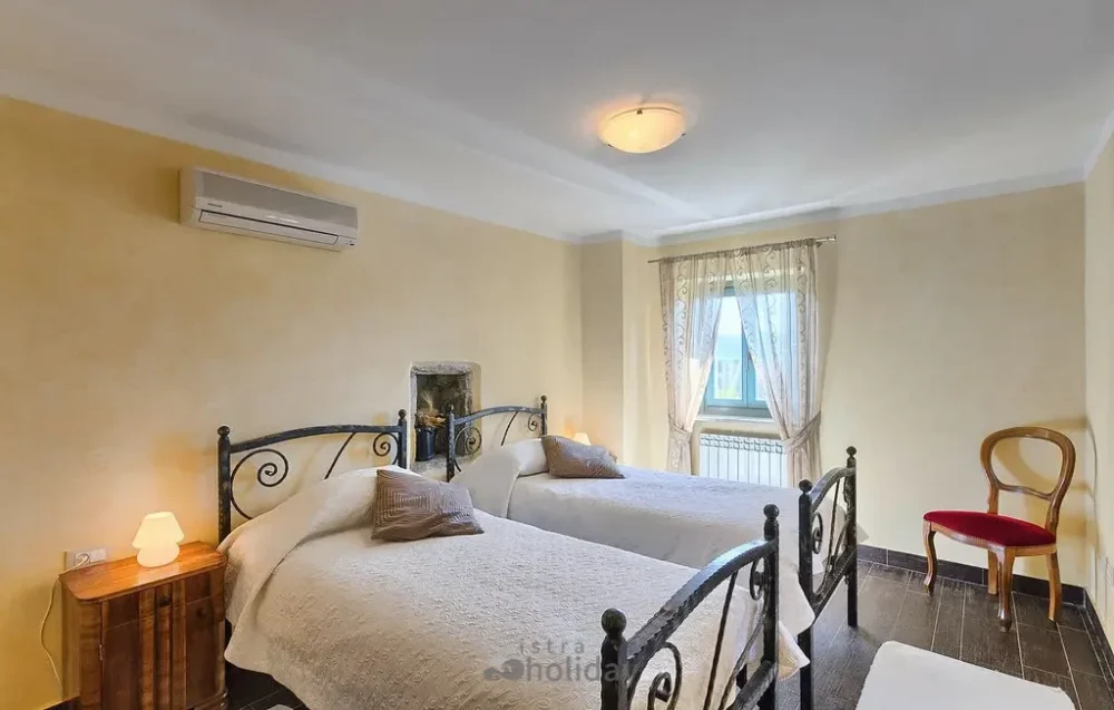 vila,bazen,luigi,casa,luisa,livade,14 osoba,Istra,tartufi,Vila Casa Luigi i Luisa,savršen odmor,vila s bazenom,grijani bazen